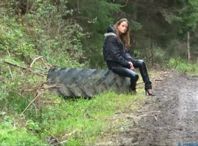 Eszter just loves to go out and just relax in the middle of the nature and every "trip" to the woods have to end with something for her to remember. This time she picked the clothes carefully, she put on a pair of high heeled shoes, a pair of tight leathe